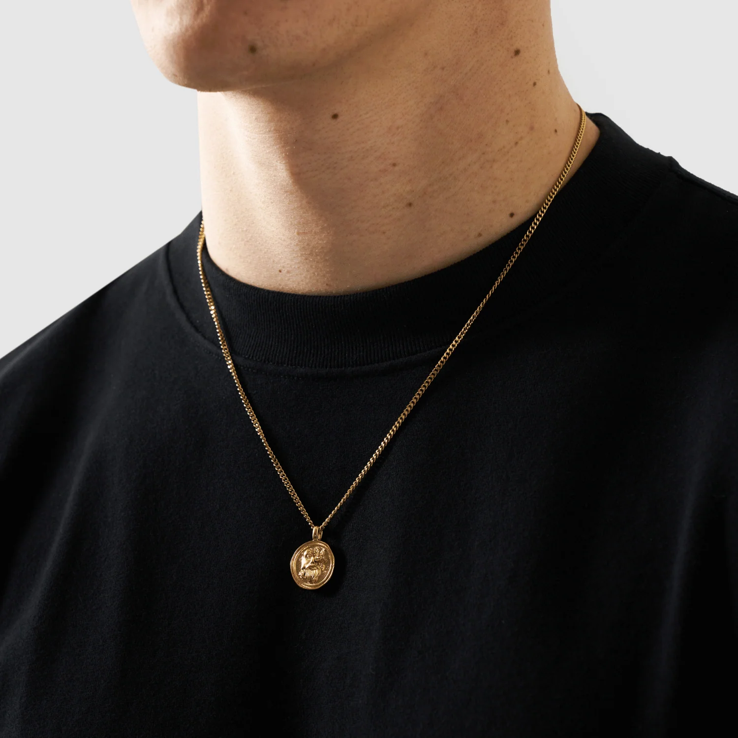 Aurelius Pendant (Gold) - Image 3
