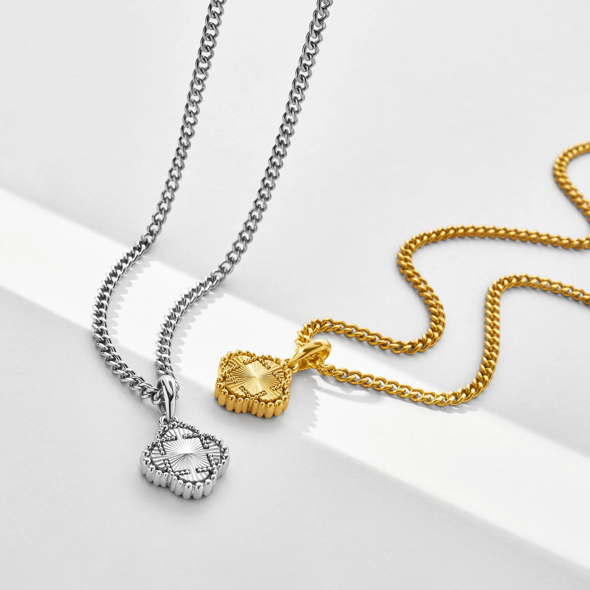 Clover Pendant (Gold) - Image 3