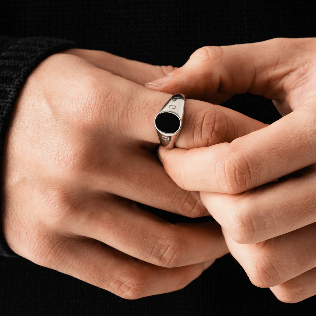 Onyx Oval Stone Signet Ring (Silver) - Image 3