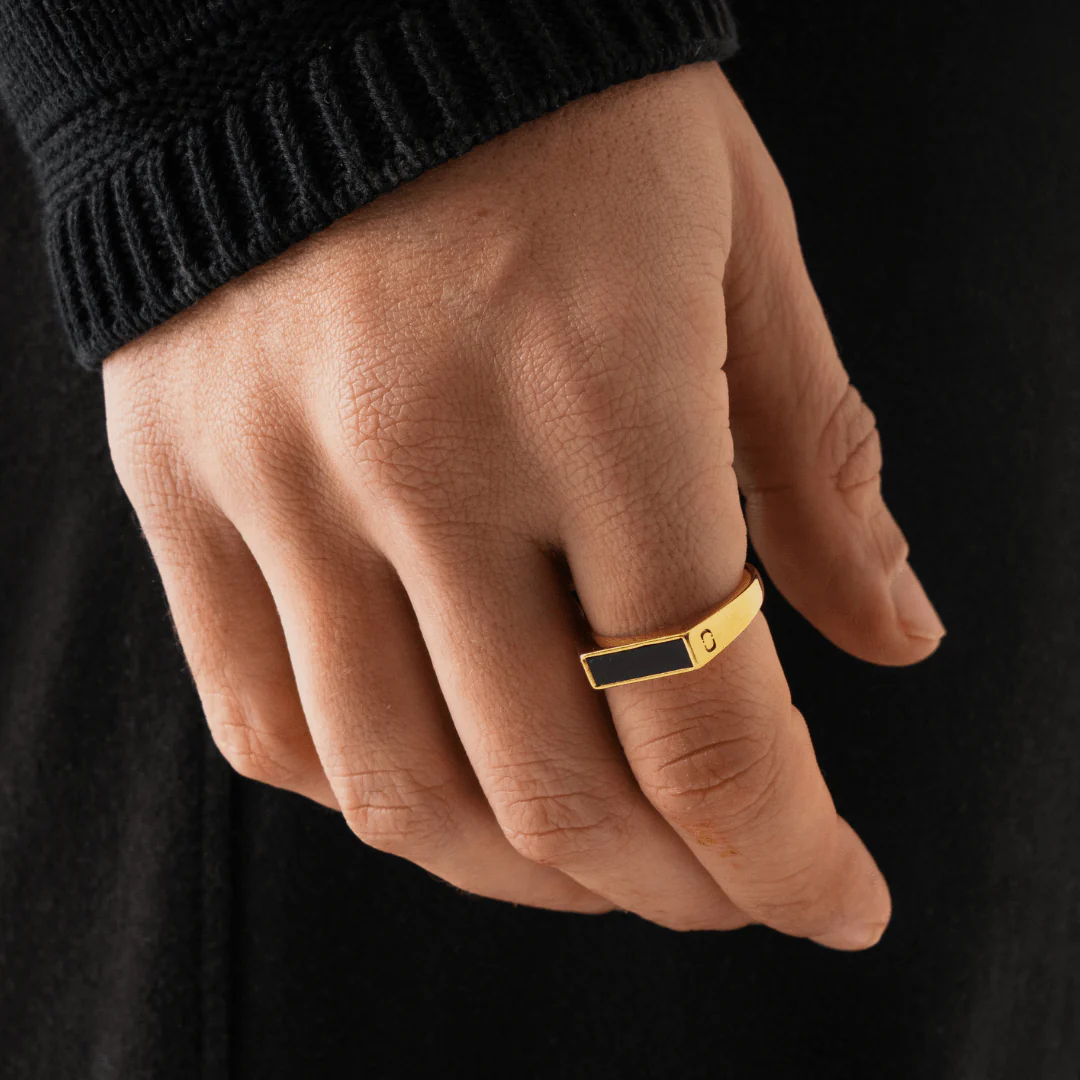 Onyx Rectangle Stone Signet Ring (Gold) - Image 3